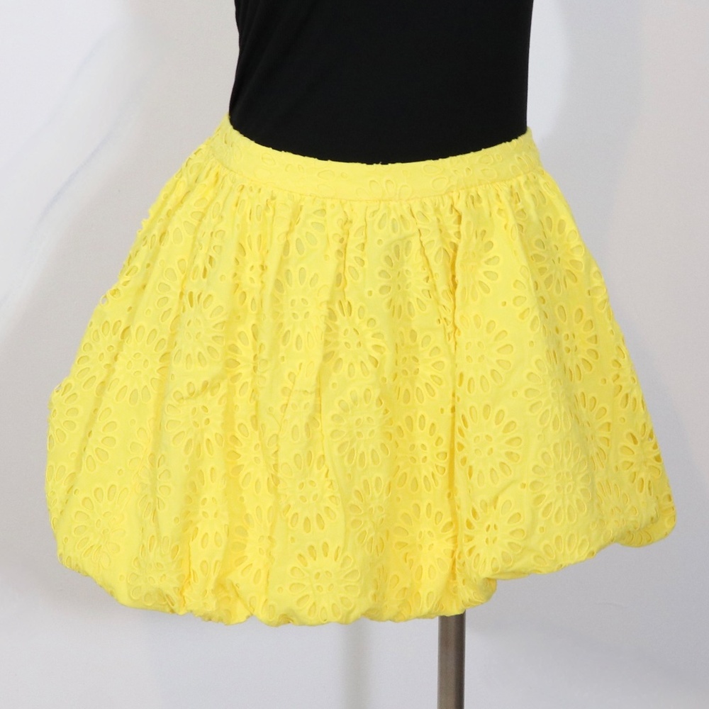Lilly Pulitzer Leah Skirt in  Resort Yellow Oversized Pinwheel Eyelet size 10
